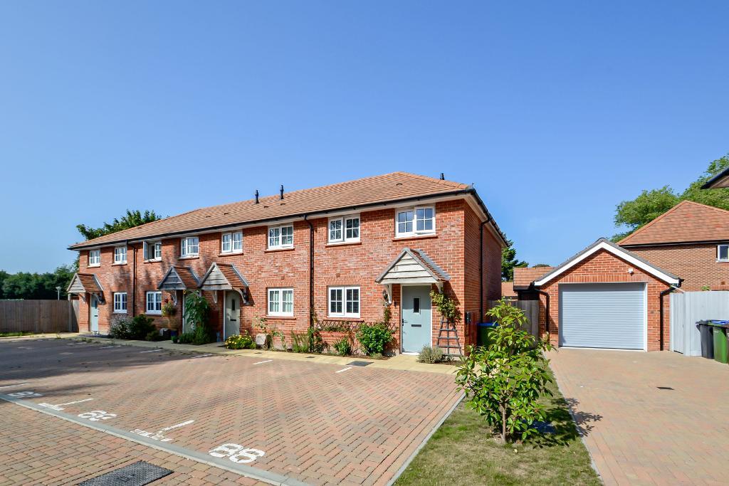 Farrow Drive, Barnham, Bognor Regis, West Sussex, PO22 0FN