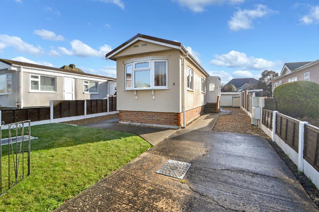 Woodlands Park, Yapton, Arundel, West Sussex, BN18 0EZ